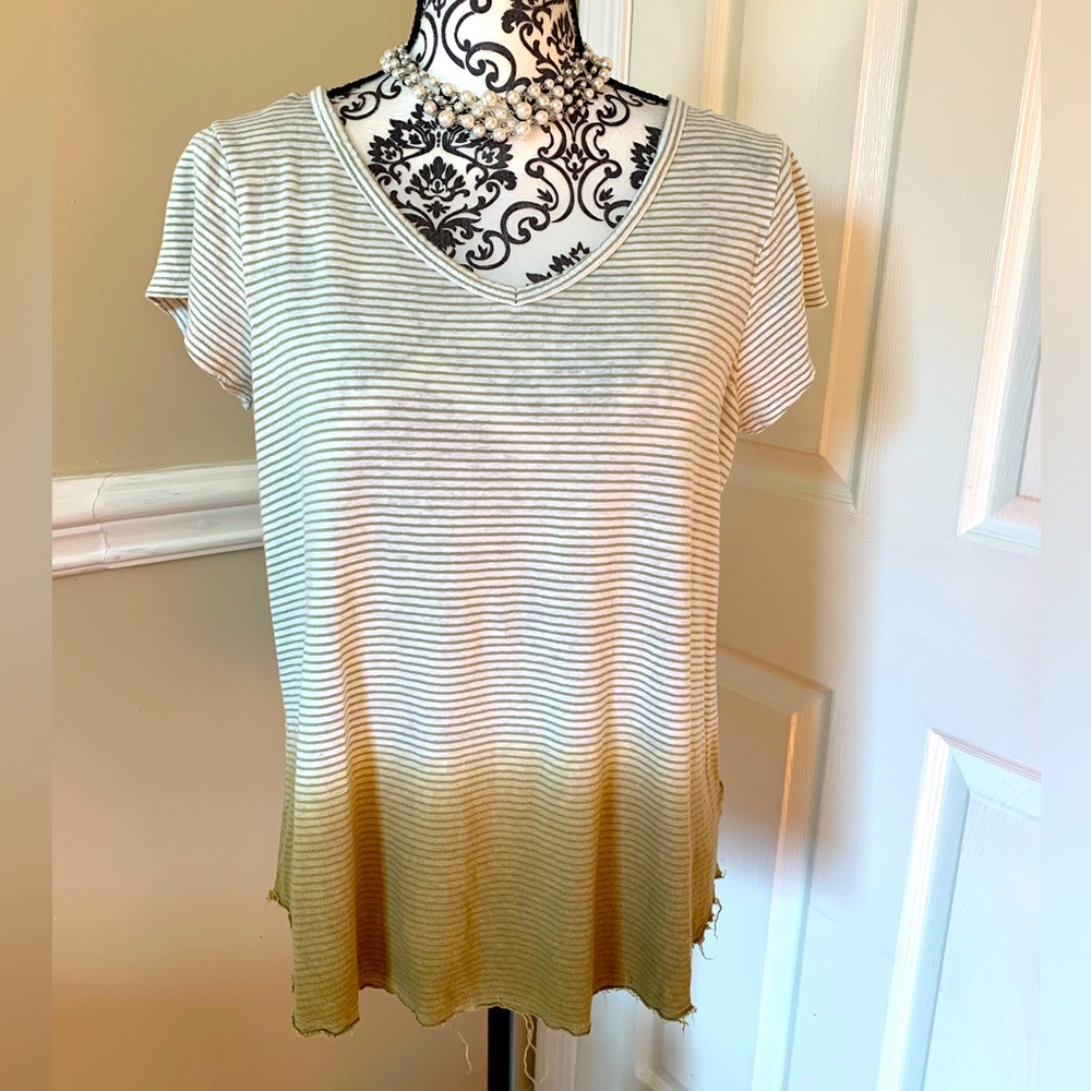 Cupio- women’s hombre T-shirt, green and white, size large